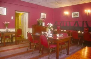 Waltons Hotel 3*